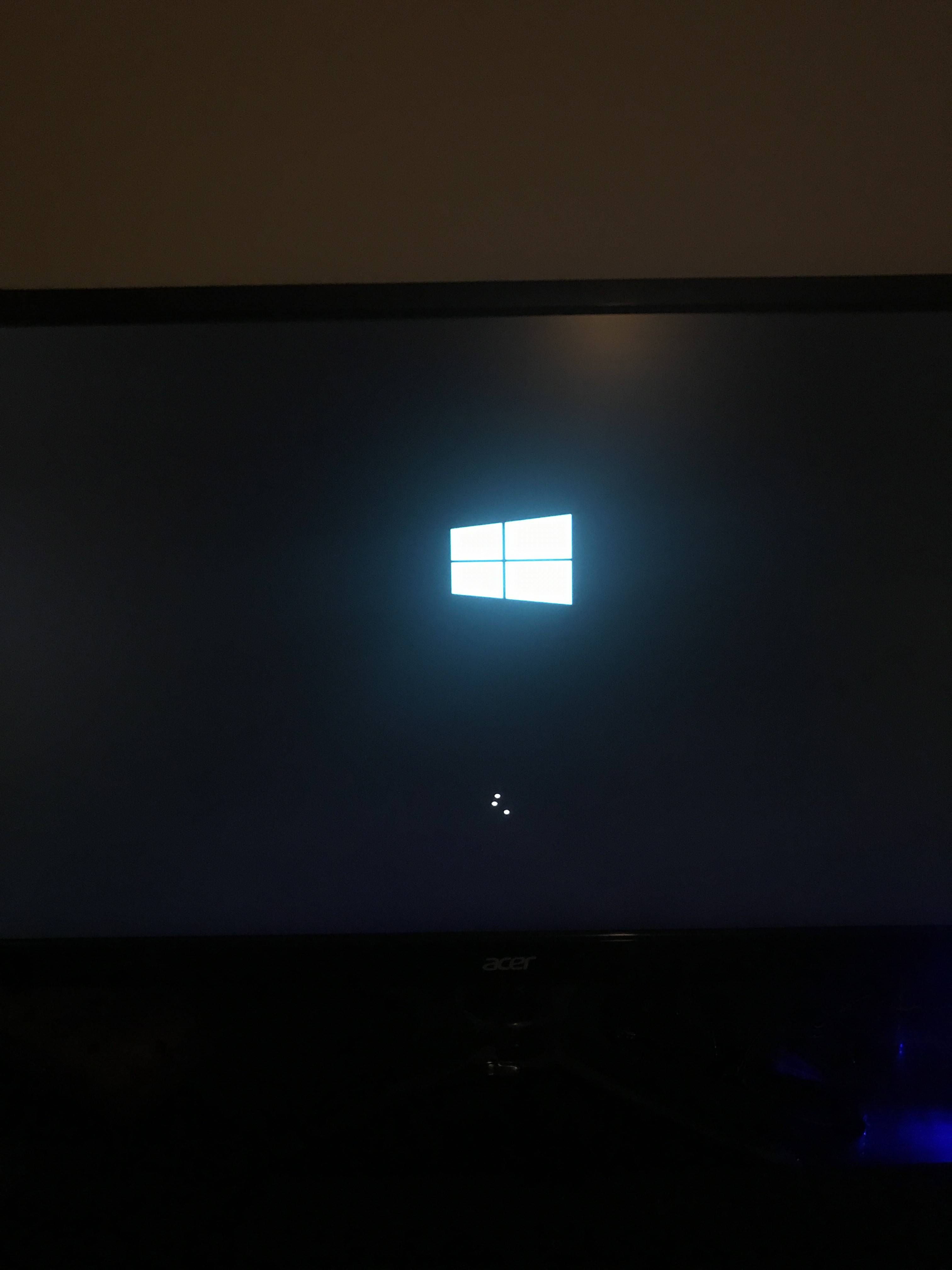 Bootable usb windows 10 stuck on logo